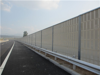 <a href=http://m.mypgl.com/news_article?news_id=123>隔聲屏障</a>